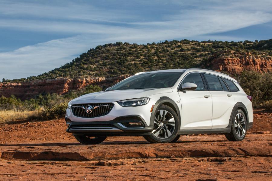  Buick Regal TourX 2017 года  (NA) (фото 48 из 61)